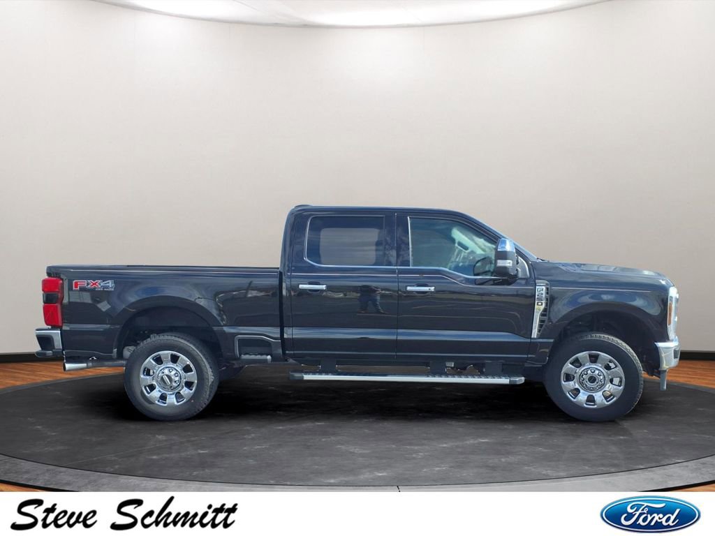 Used 2025 Ford F250 Lariat w/ Chrome Package image 28