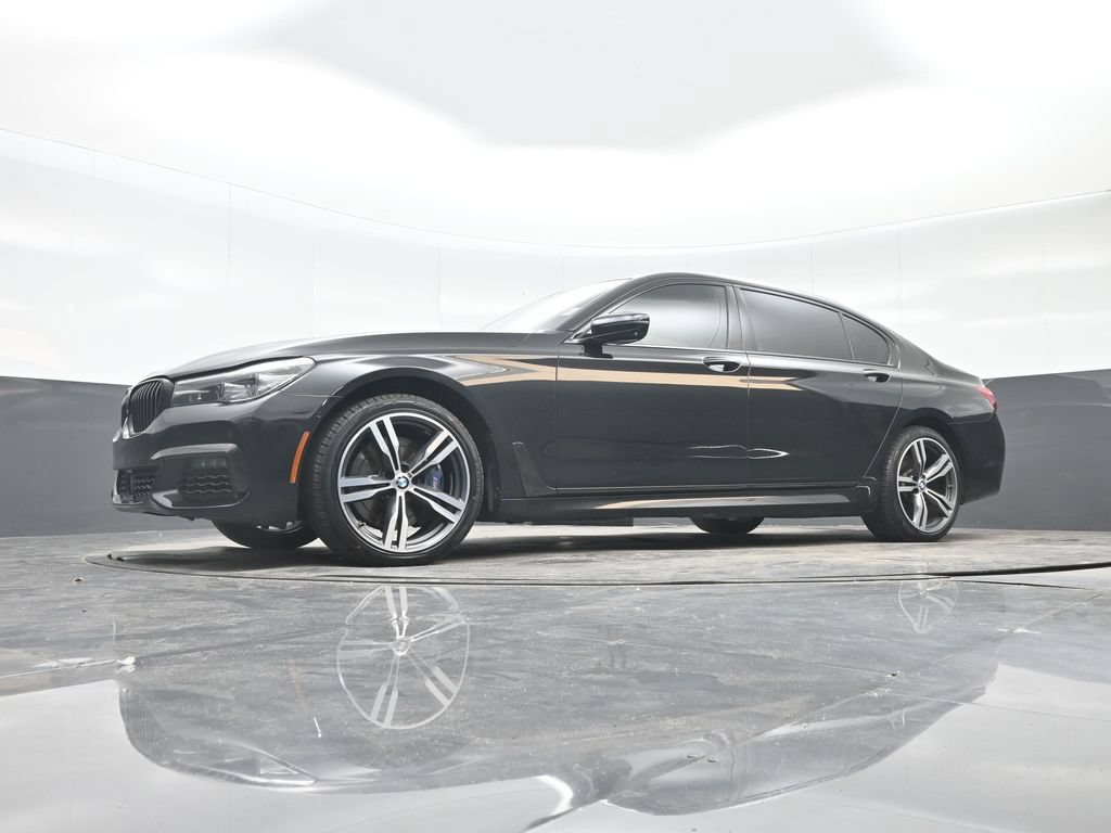 Used 2019 BMW 740i w/ M Sport Package RWD image 26