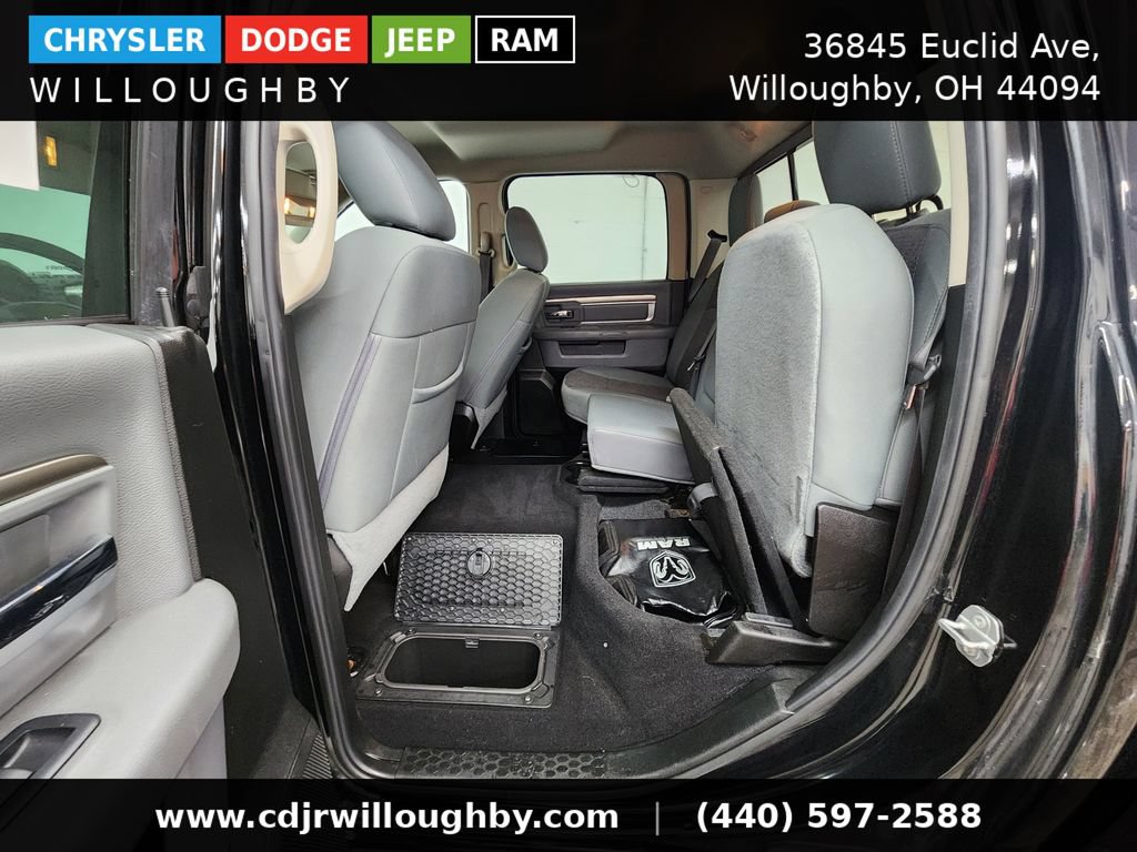 Used 2019 RAM 1500 Classic SLT w/ Black Appearance Group AWD/4WD image 32