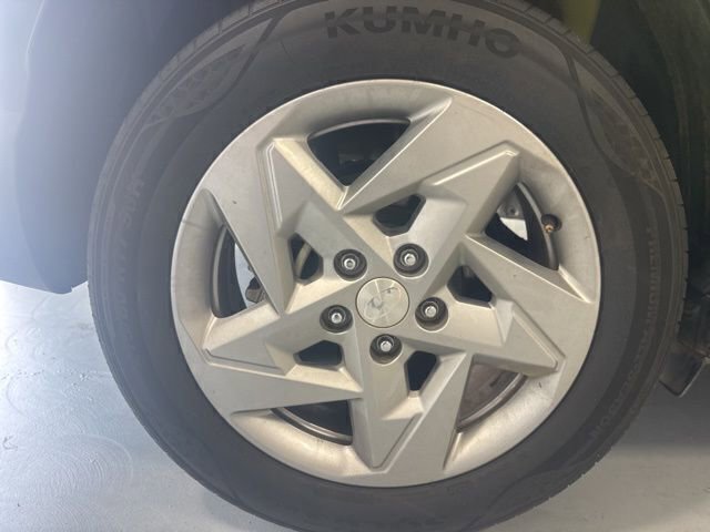 Used 2024 Hyundai Kona SE image 6