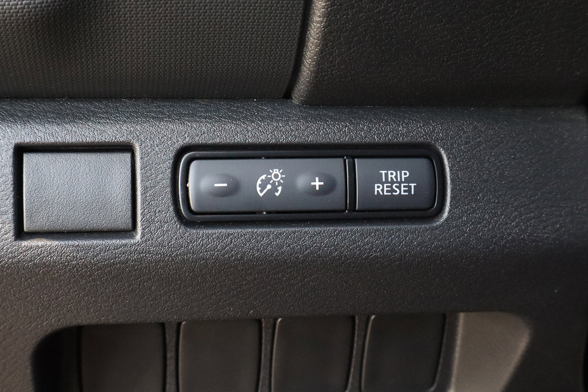 Used 2024 Nissan Frontier SV image 16