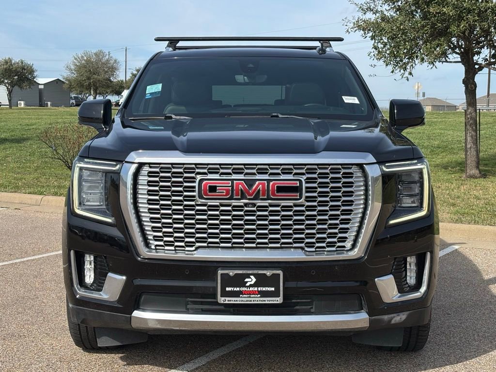 Used 2021 GMC Yukon XL Denali w/ Denali Ultimate Package image 3