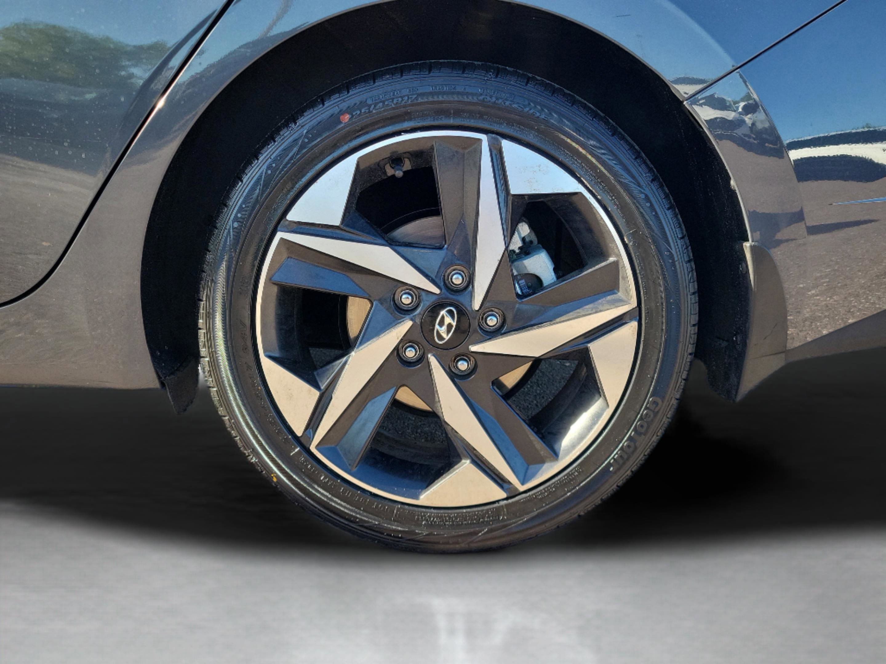 Used 2023 Hyundai Elantra SEL w/ Convenience Package image 5