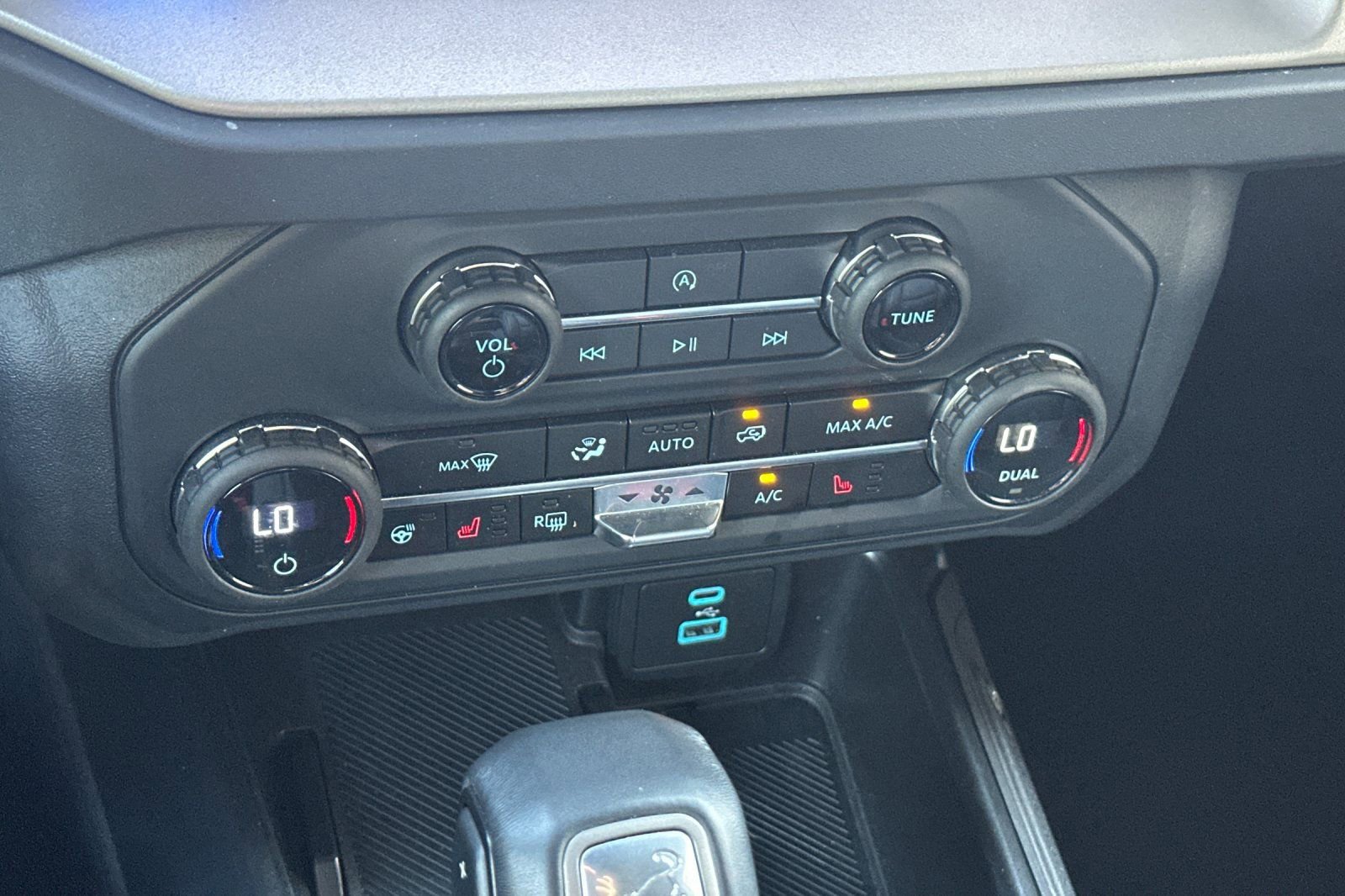 Used 2025 Ford Bronco Outer Banks image 21