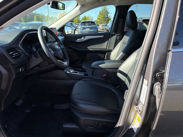 Used 2025 Ford Escape Platinum w/ Premium Technology Package AWD/4WD image 15