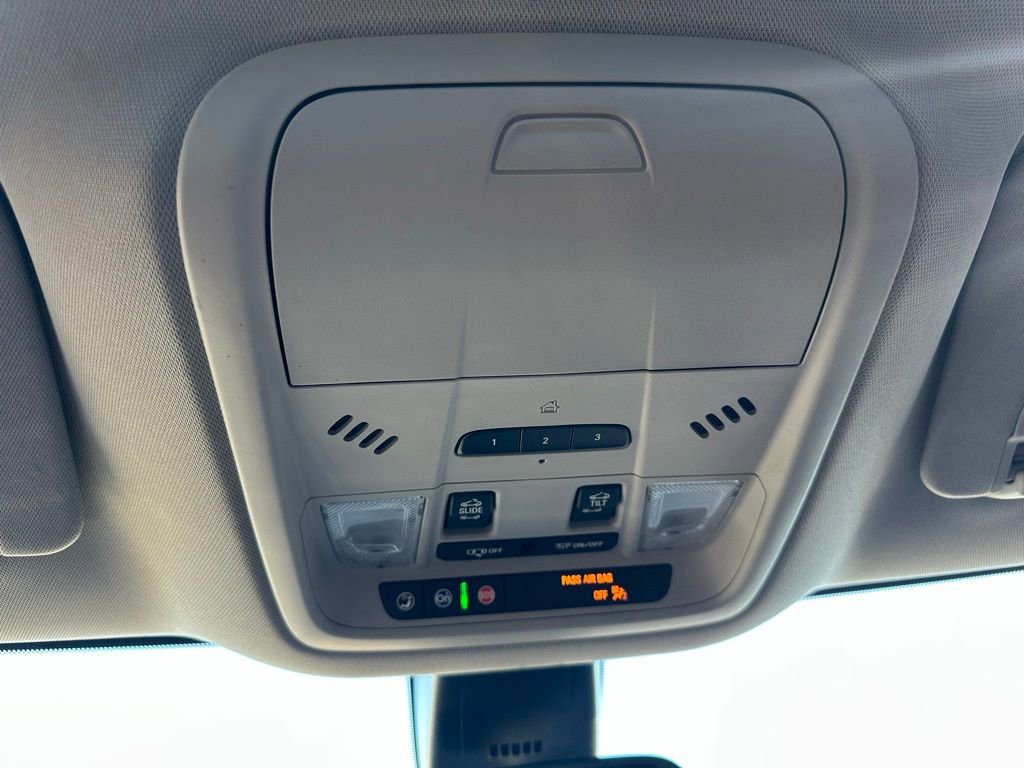 Used 2021 Buick Enclave Premium w/ Sun and Sites Package image 24