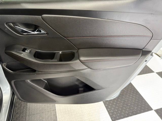 Used 2023 Chevrolet Traverse RS image 29