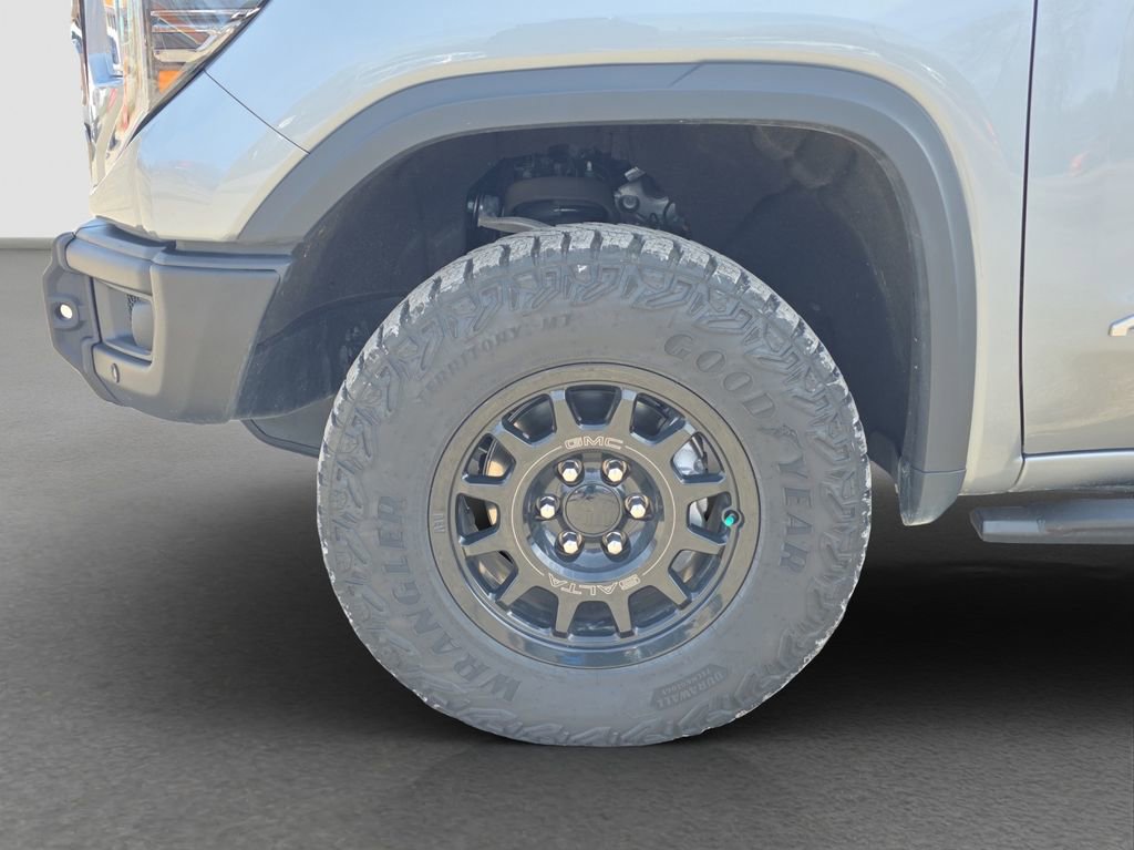 Used 2023 GMC Sierra 1500 AT4X w/ AT4X AEV Edition image 4