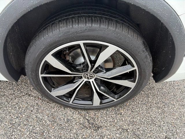 Used 2022 Volkswagen Tiguan SEL R-Line AWD/4WD image 11