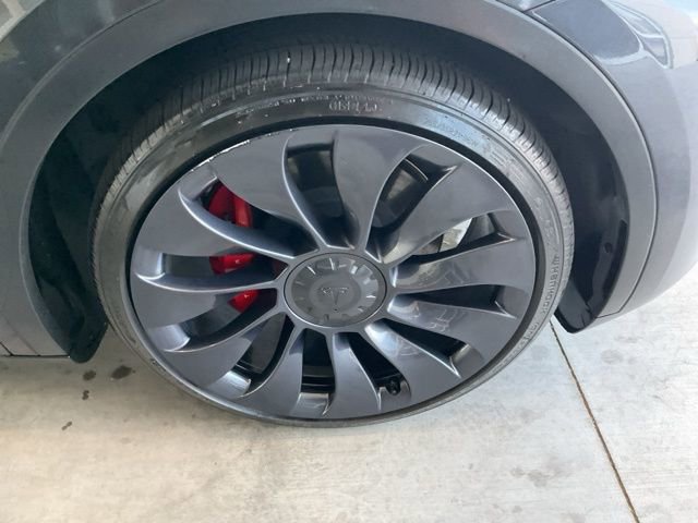 Used 2024 Tesla Model Y Performance AWD/4WD image 26