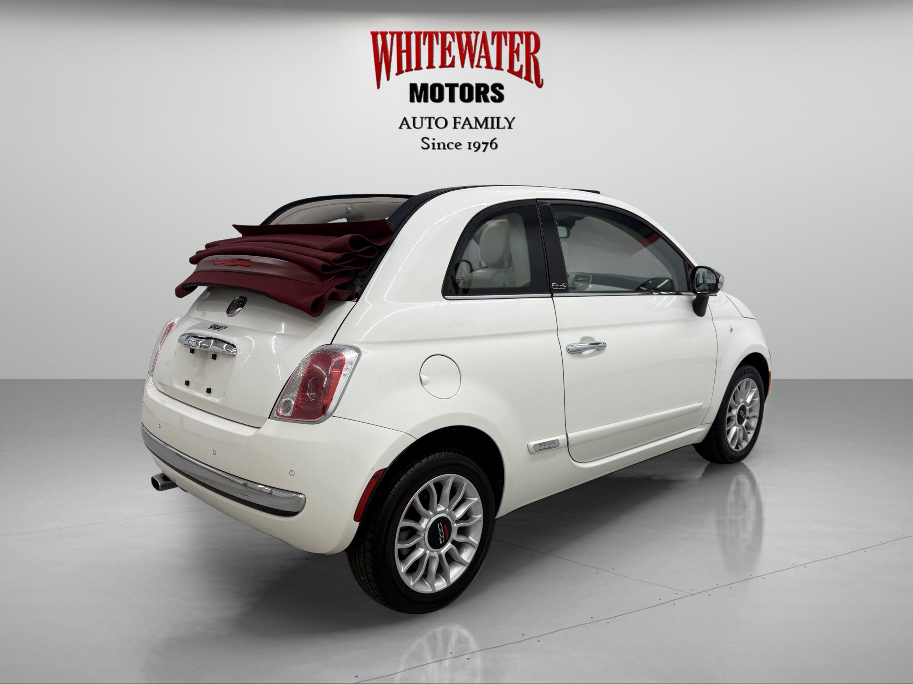 Used 2013 FIAT 500 Lounge w/ Luxury Leather Pkg FWD image 4