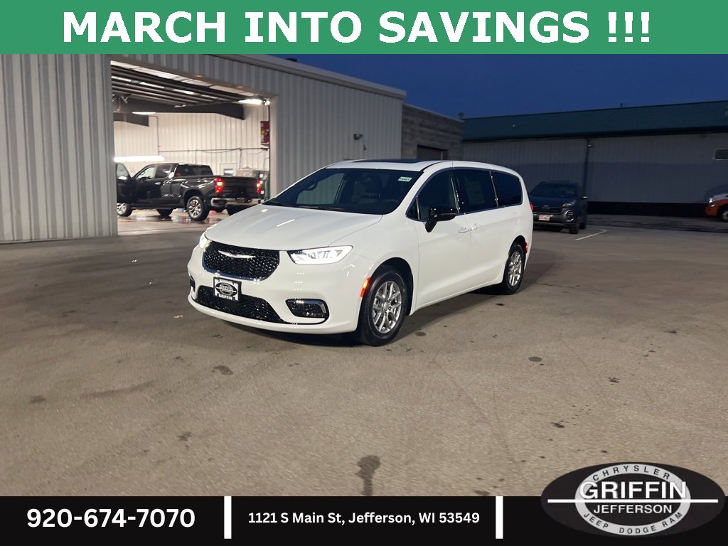 New 2026 Chrysler Pacifica Select image 3