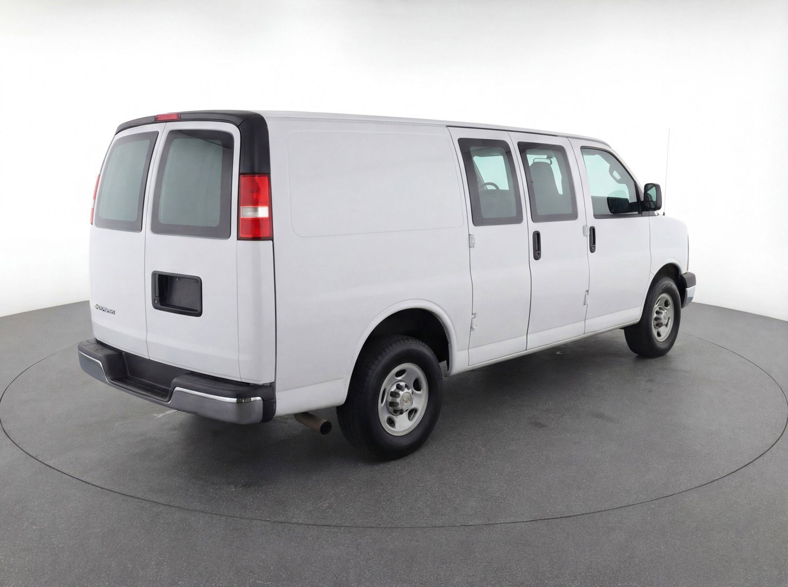 Used 2025 Chevrolet Express 3500 LT w/ LT Preferred Equipment Group image 9