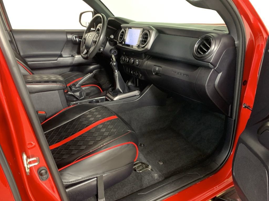 Used 2020 Toyota Tacoma TRD Sport image 37
