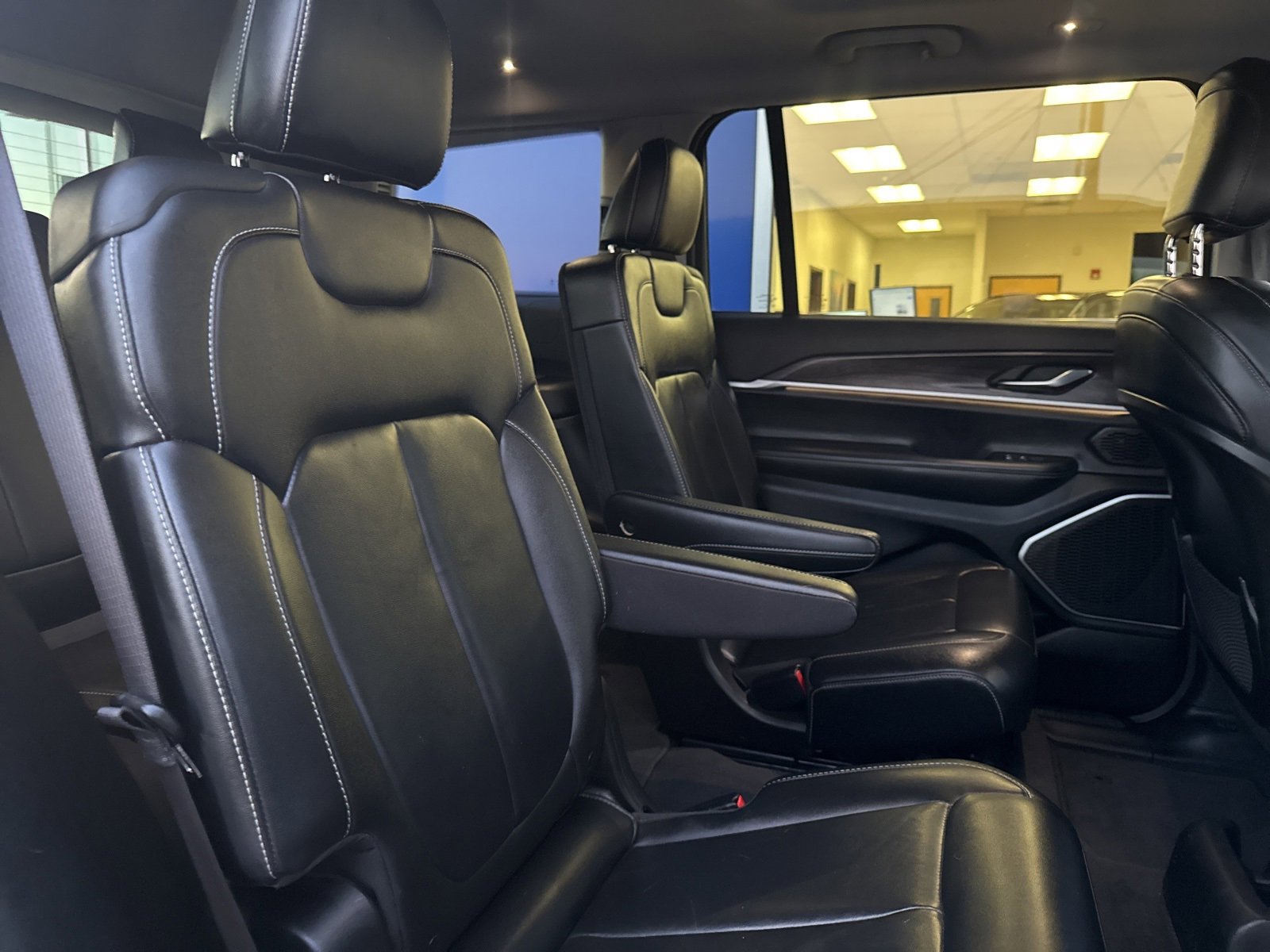 Used 2021 Jeep Grand Cherokee L Limited image 13