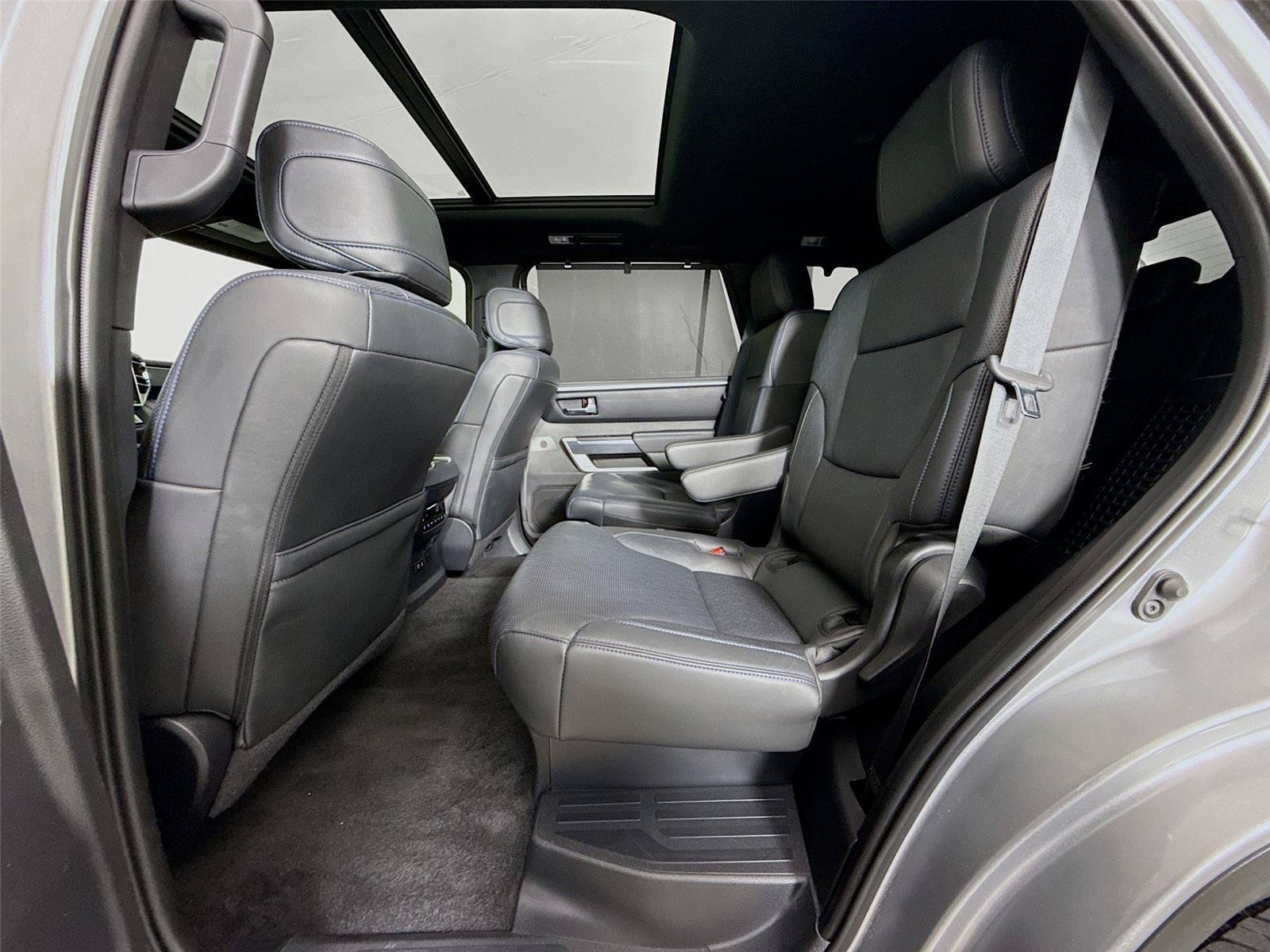 Used 2024 Toyota Sequoia Platinum AWD/4WD image 18