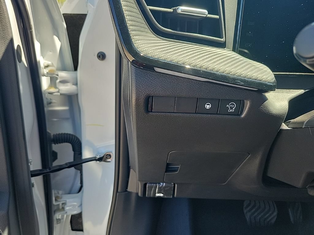 New 2025 Nissan Kicks SR FWD image 20