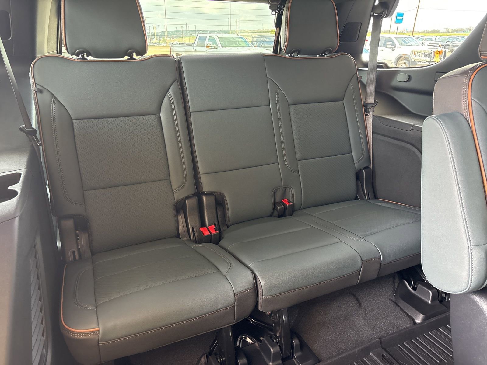New 2026 GMC Yukon AT4 w/ LPO, Floor Liner Package image 22