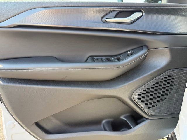 New 2025 Jeep Grand Cherokee Altitude image 9