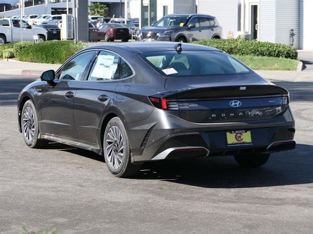 New 2025 Hyundai Sonata Limited image 6