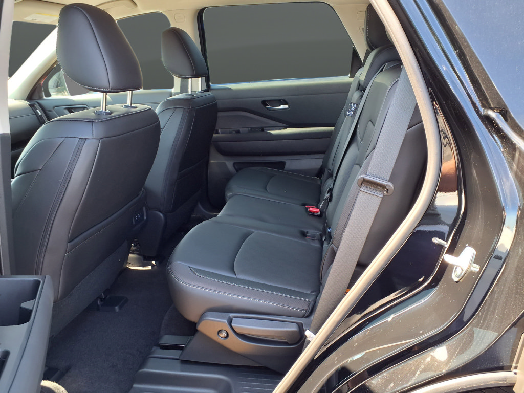 New 2026 Nissan Pathfinder SL AWD/4WD image 16