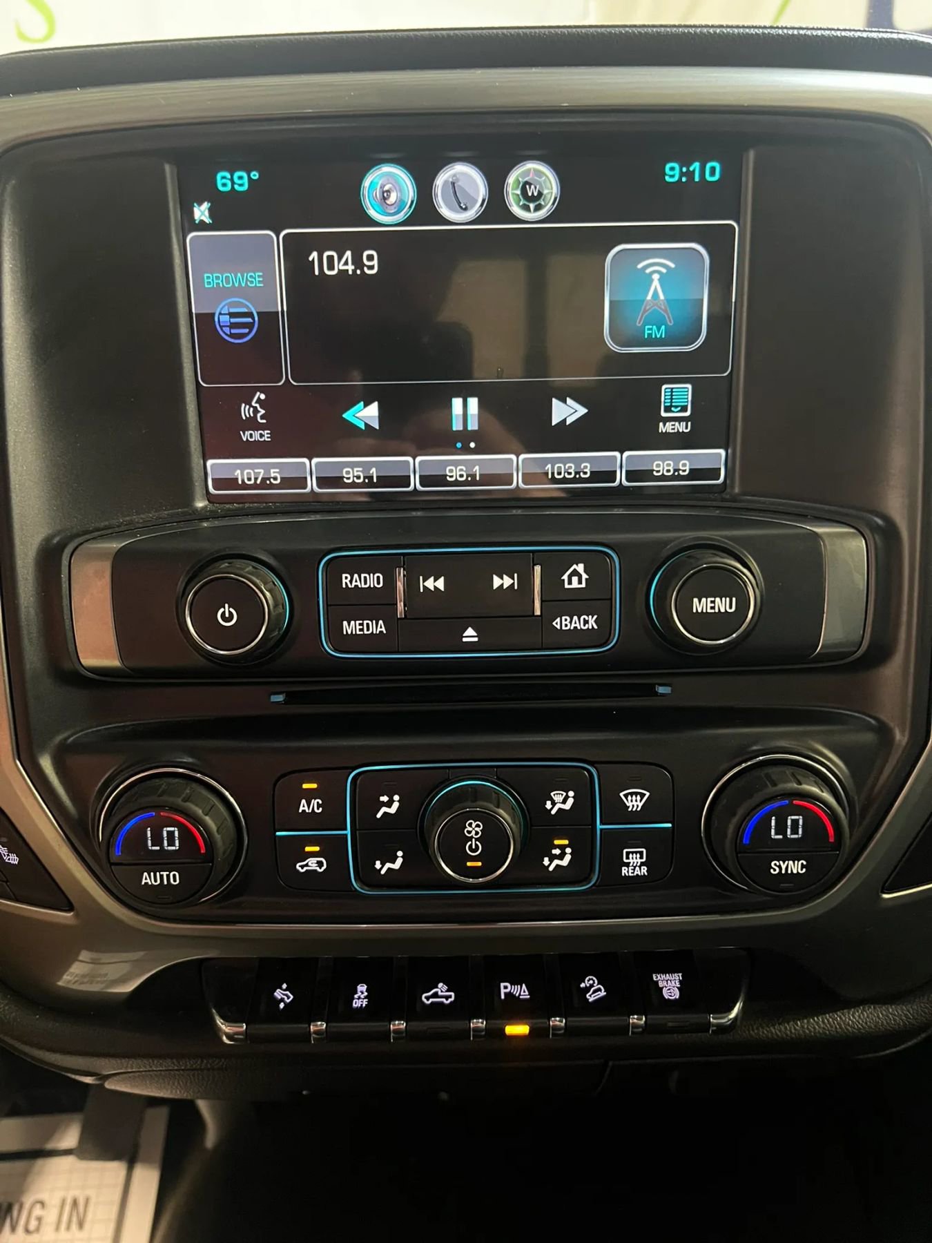 Used 2015 Chevrolet Silverado 2500 LTZ w/ Duramax Plus Package AWD/4WD image 15