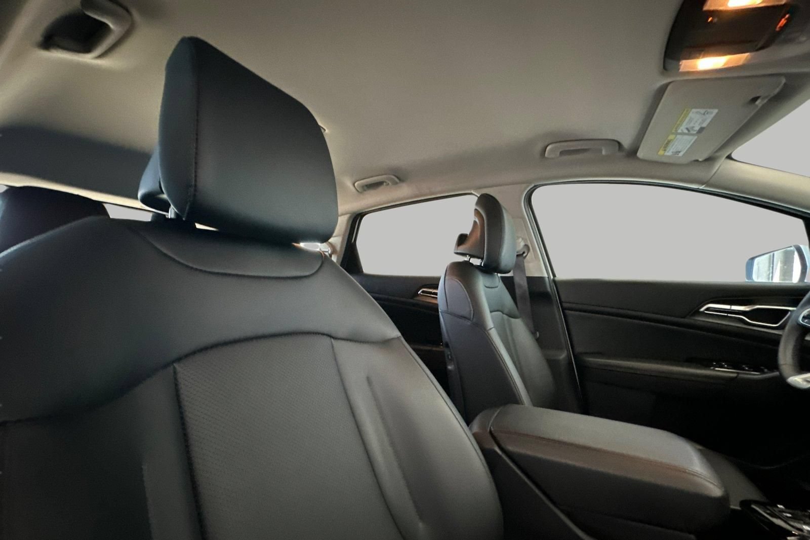 Certified 2023 Kia Sportage EX FWD image 18