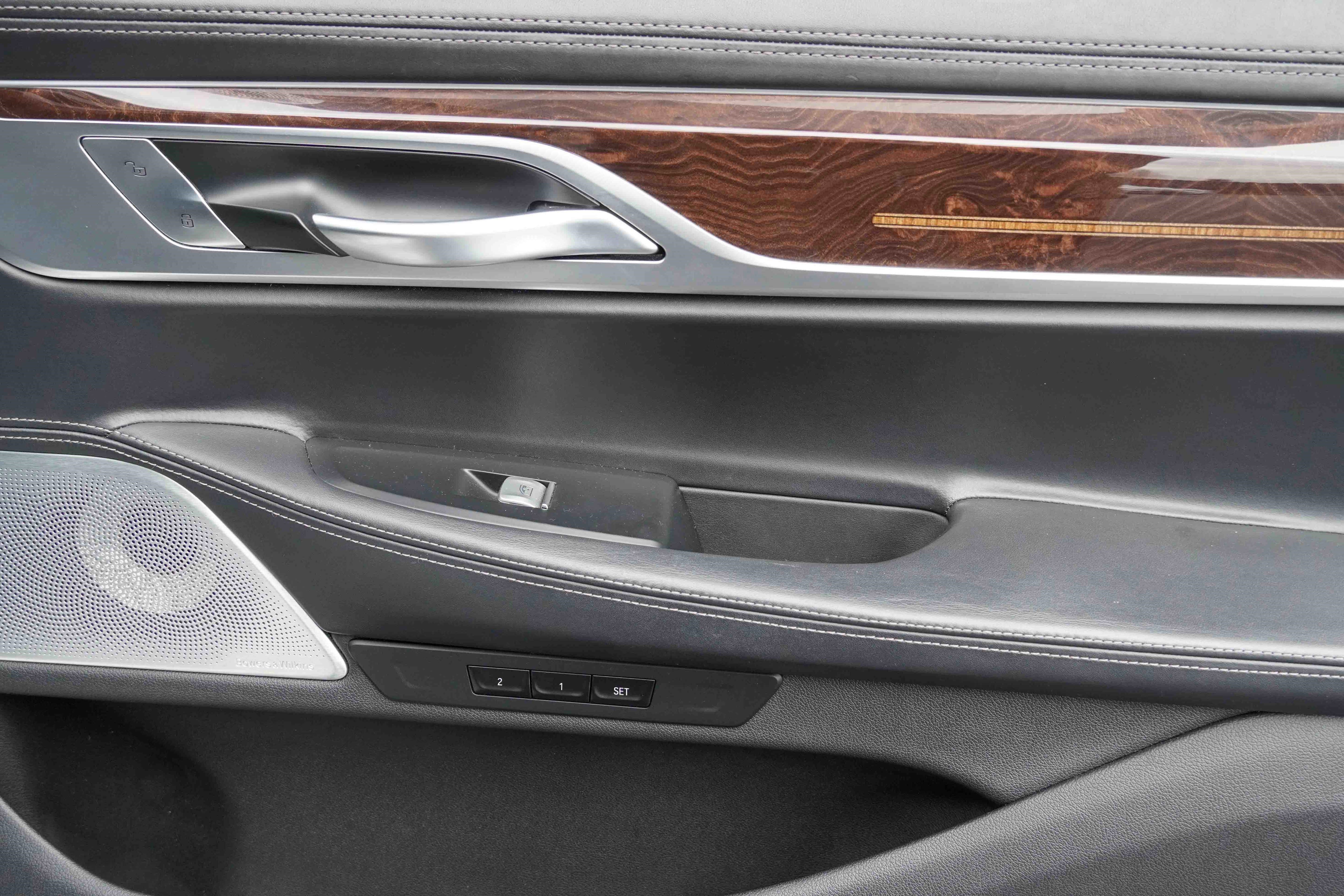 Used 2019 BMW 740i w/ Executive Package image 34