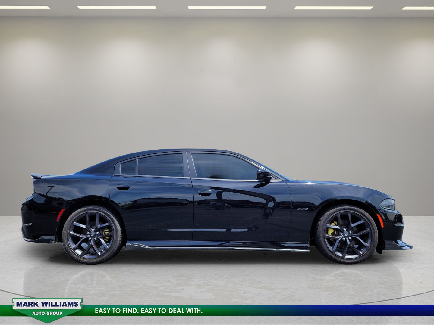 Used 2023 Dodge Charger R/T w/ Blacktop Package RWD image 2