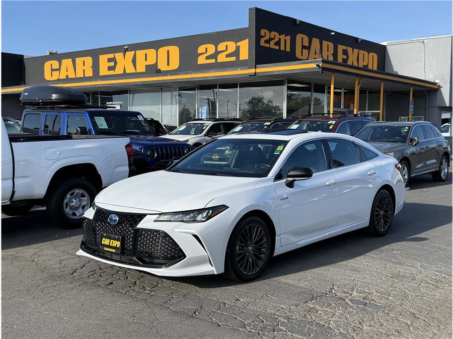 Used 2019 Toyota Avalon XSE w/ All Weather Liner Package