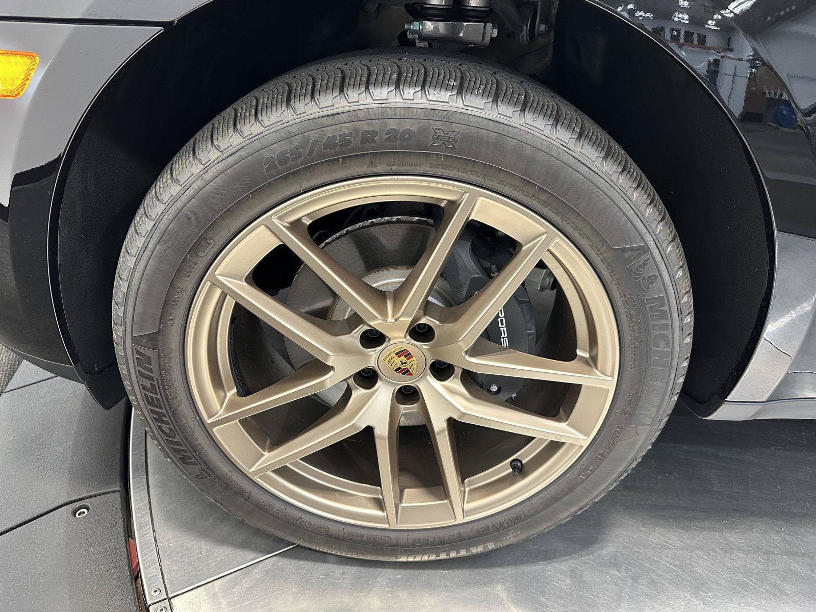 New 2026 Porsche Macan AWD/4WD image 9