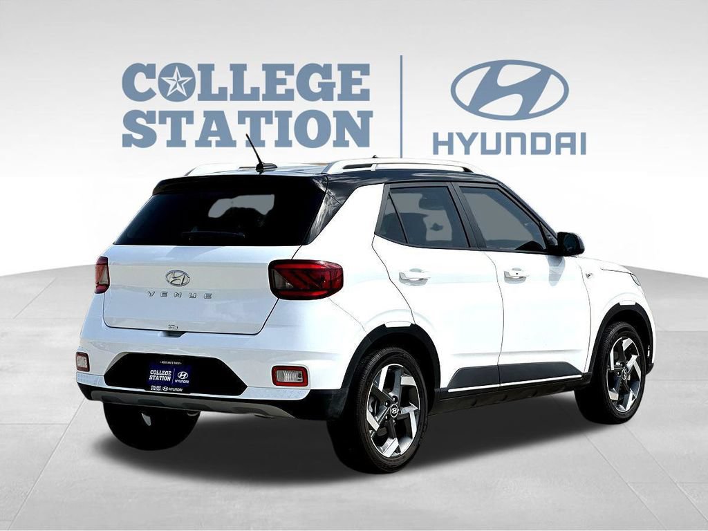 Used 2026 Hyundai Venue SEL FWD image 10