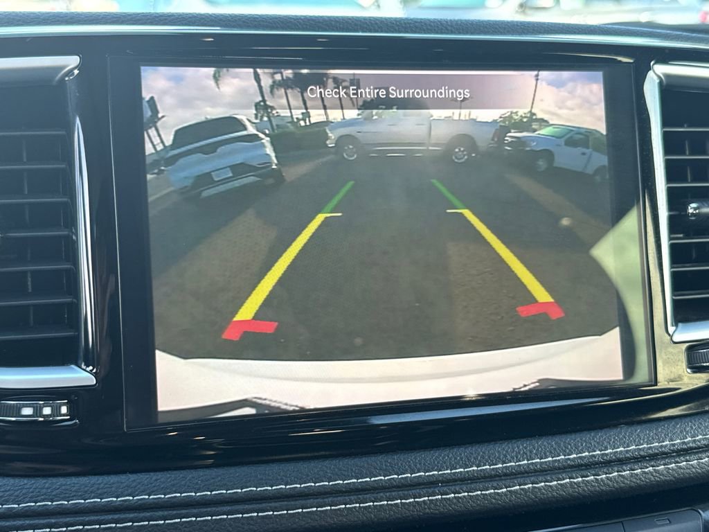 Certified 2023 Chrysler Pacifica Limited FWD image 30