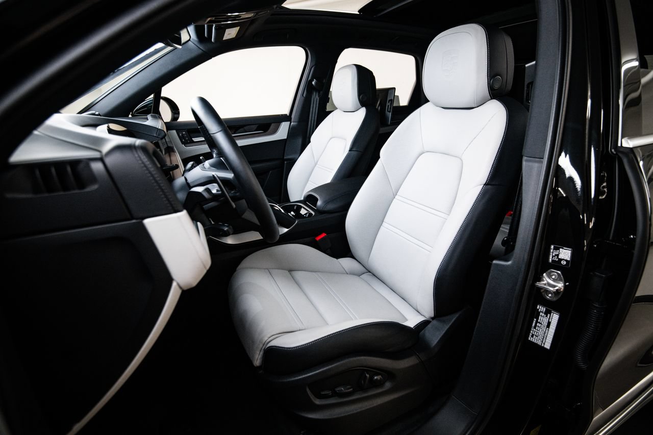 Certified 2026 Porsche Cayenne S AWD/4WD image 5