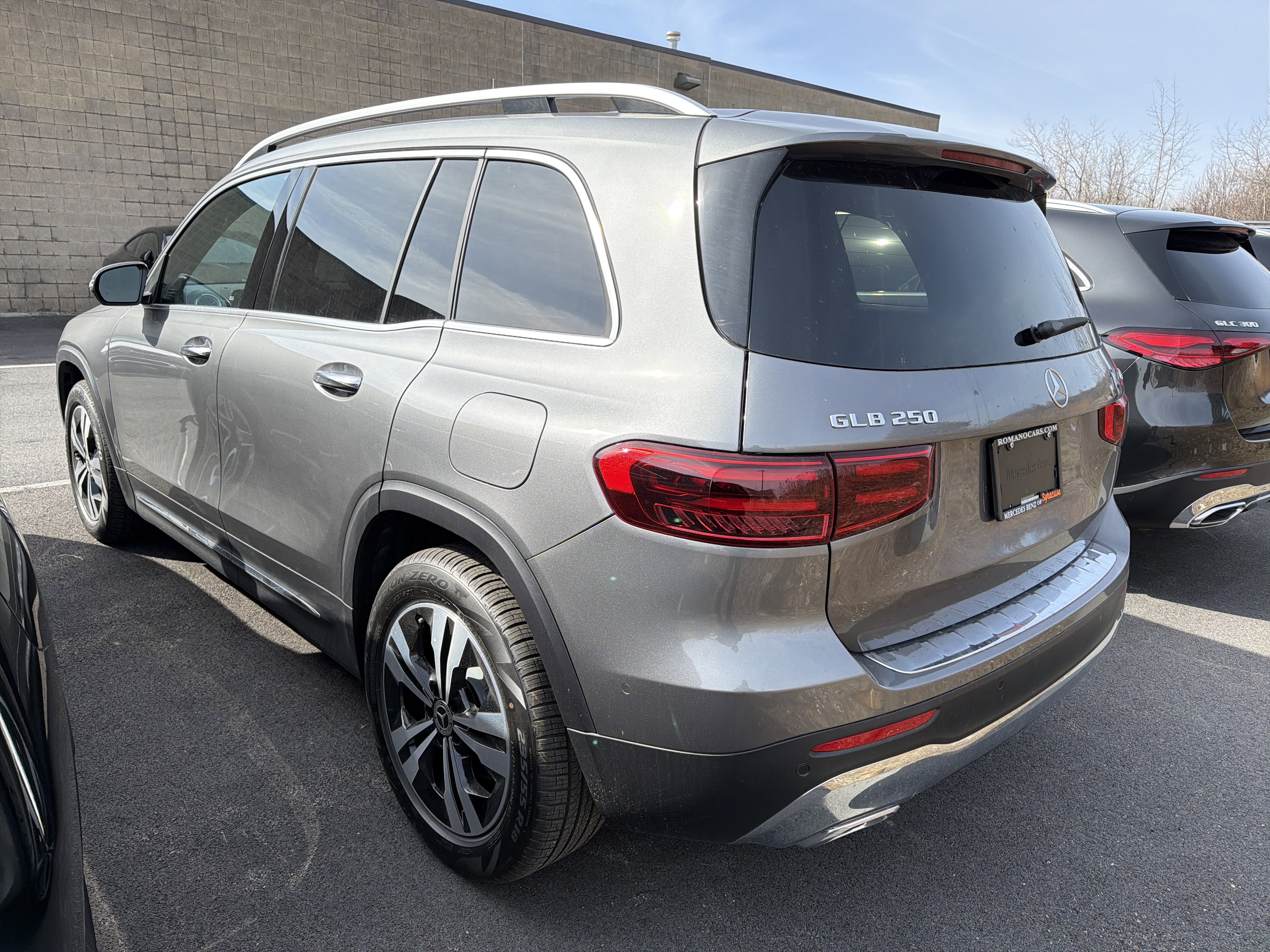 New 2026 Mercedes-Benz GLB 250 4MATIC image 5