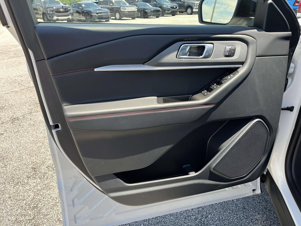 Used 2025 Ford Explorer ST-Line w/ Premium Package RWD image 18