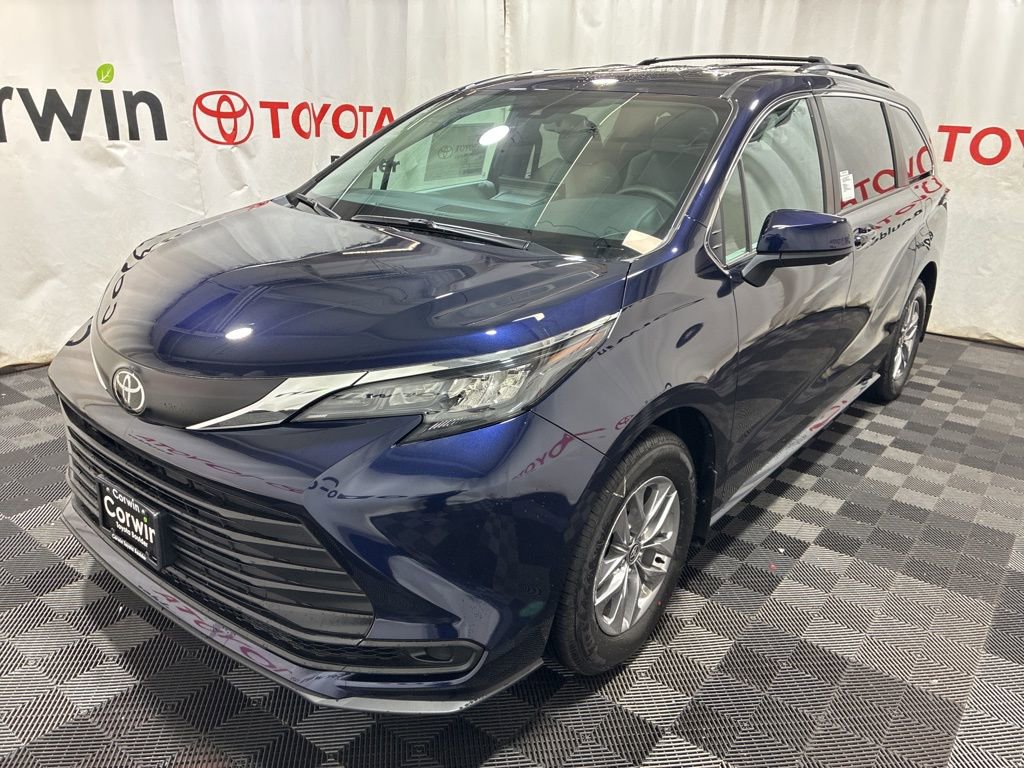 New 2026 Toyota Sienna LE image 3