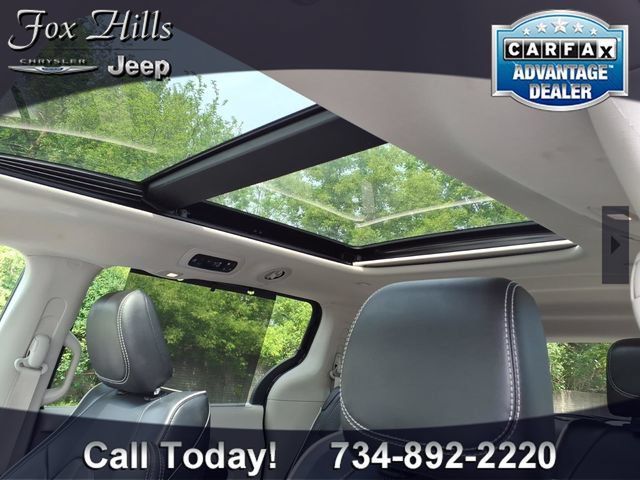 Used 2023 Chrysler Pacifica Limited FWD image 17
