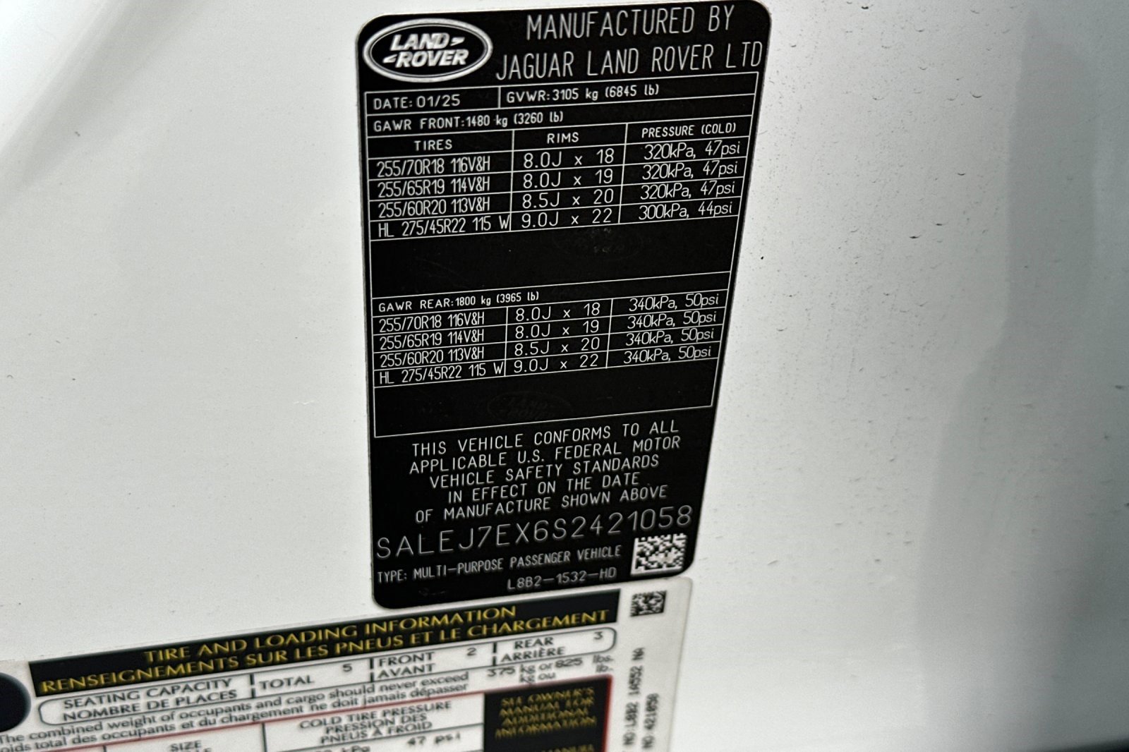 Used 2025 Land Rover Defender 110 S image 38