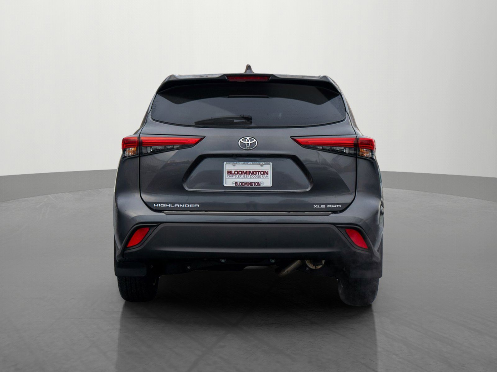 Used 2022 Toyota Highlander XLE image 6