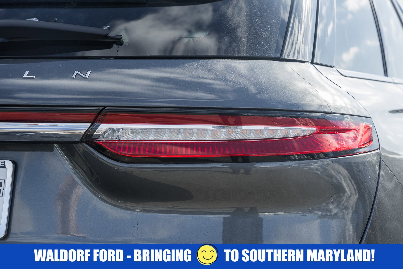 Used 2022 Lincoln Corsair Standard w/ Premium Package image 6