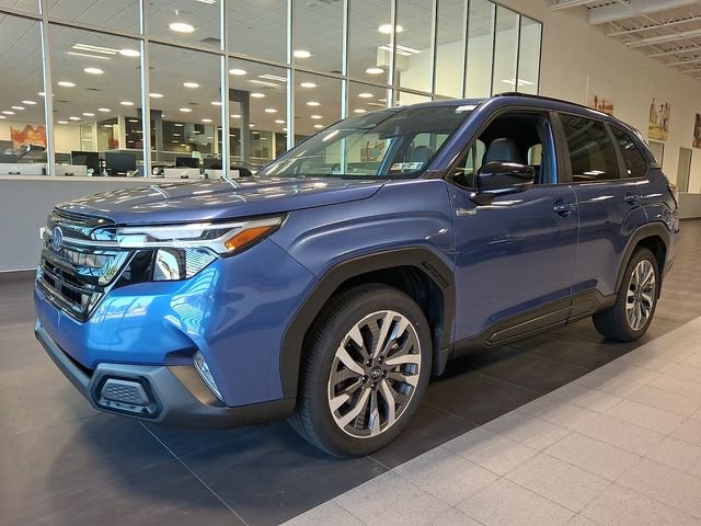Used 2025 Subaru Forester Touring AWD/4WD image 3