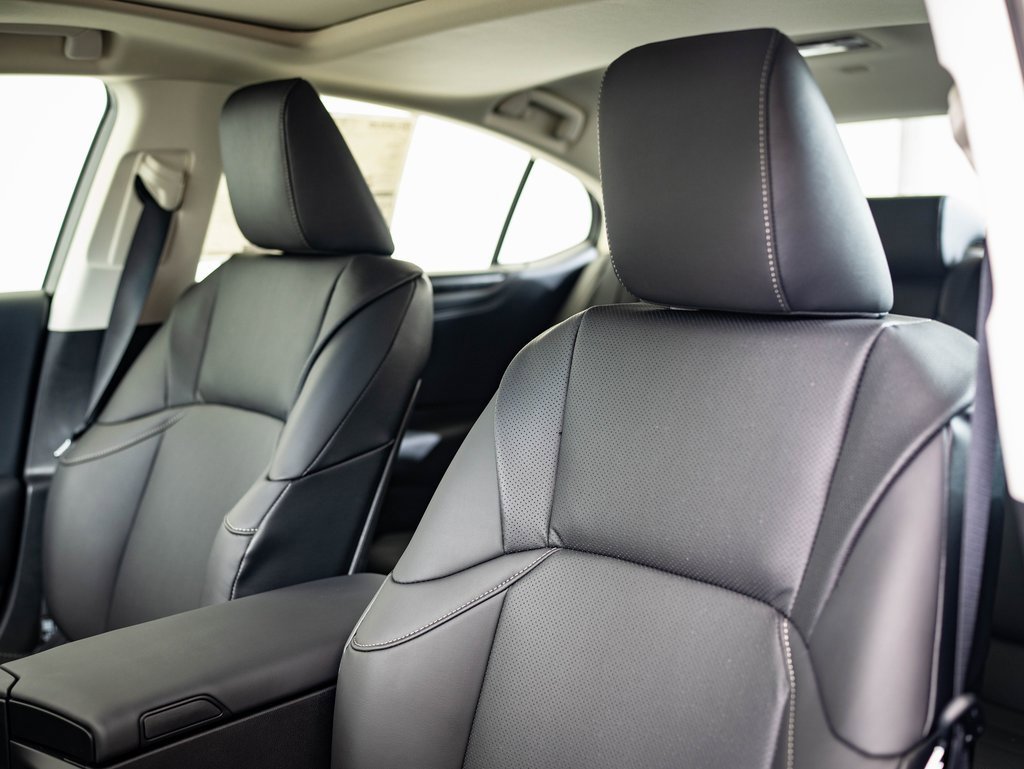 New 2025 Lexus ES 350 w/ Premium Package image 24