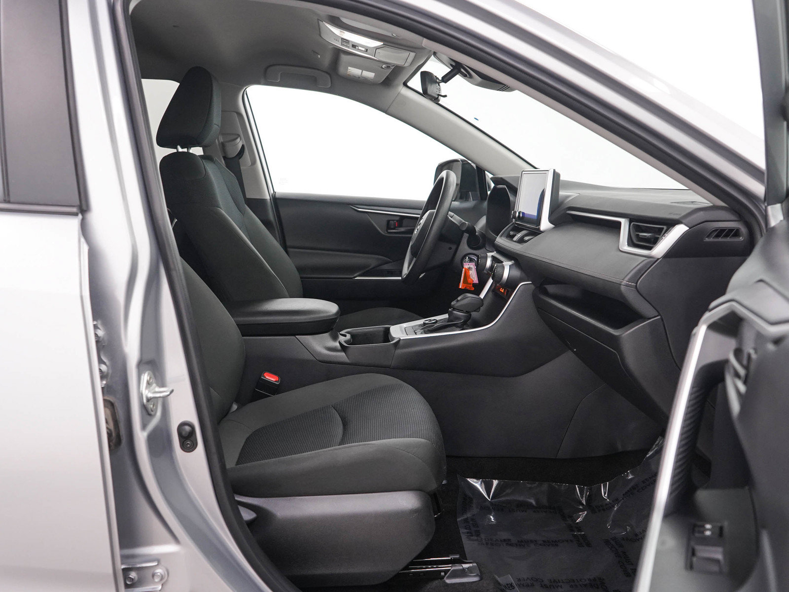 Used 2025 Toyota RAV4 LE AWD/4WD image 11