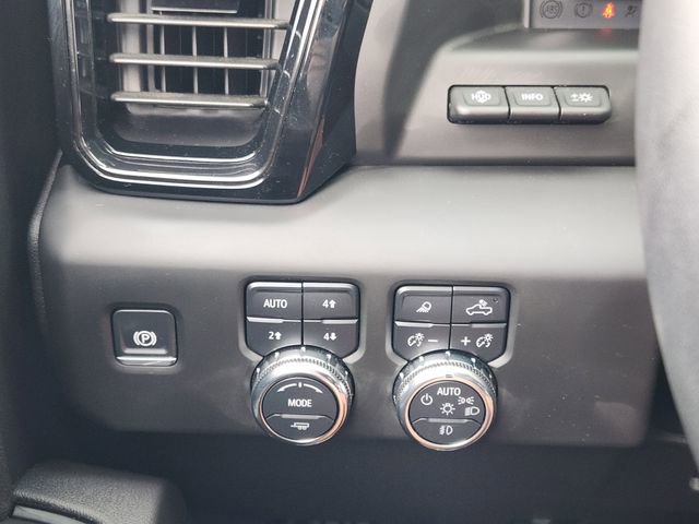 Used 2025 GMC Sierra 2500 AT4 w/ AT4 Premium Plus Package AWD/4WD image 23