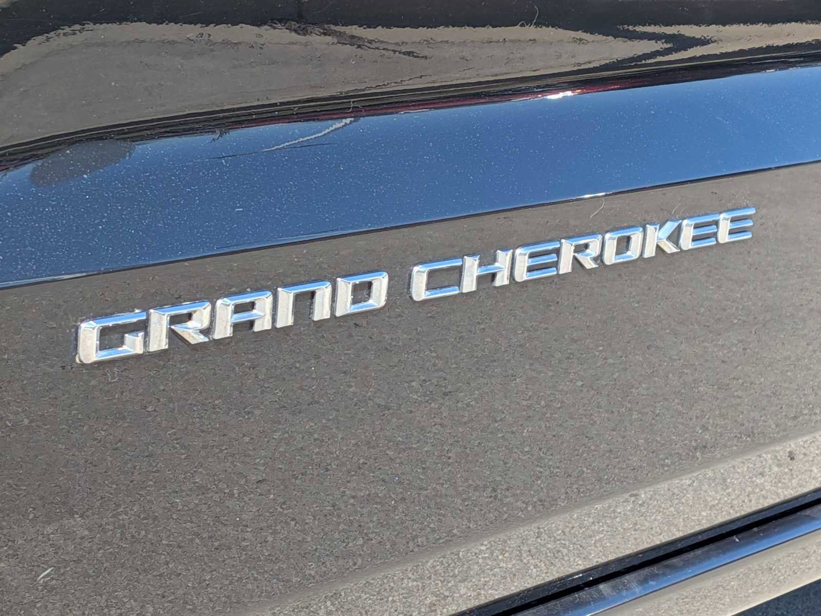 Used 2014 Jeep Grand Cherokee Overland w/ Advanced Technology Group image 11