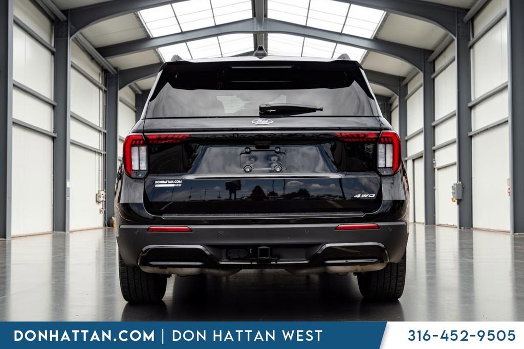 Used 2025 Ford Explorer ST-Line w/ ST-Line Street Pack AWD/4WD image 23