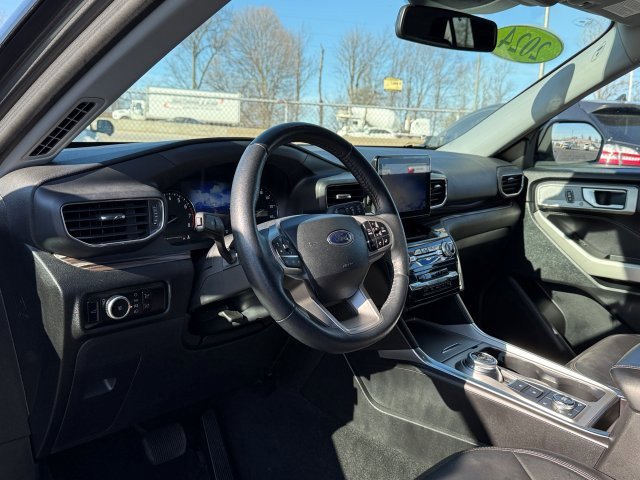 Certified 2024 Ford Explorer Limited AWD/4WD image 12