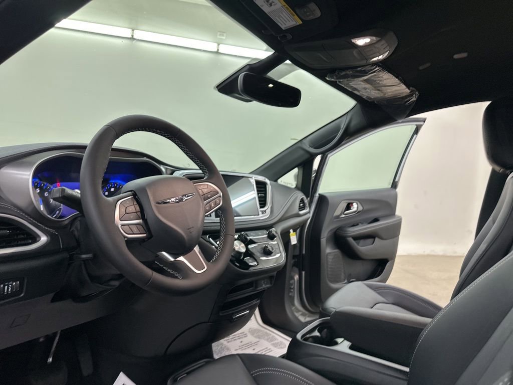 New 2026 Chrysler Pacifica Select image 28