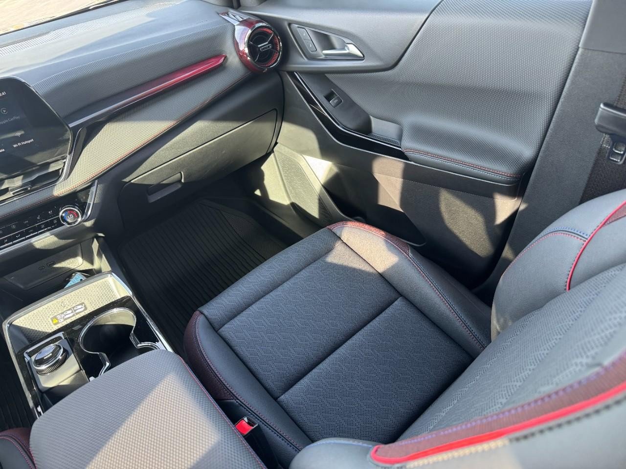 Used 2025 Chevrolet Equinox RS w/ Safety and Technology Package image 17